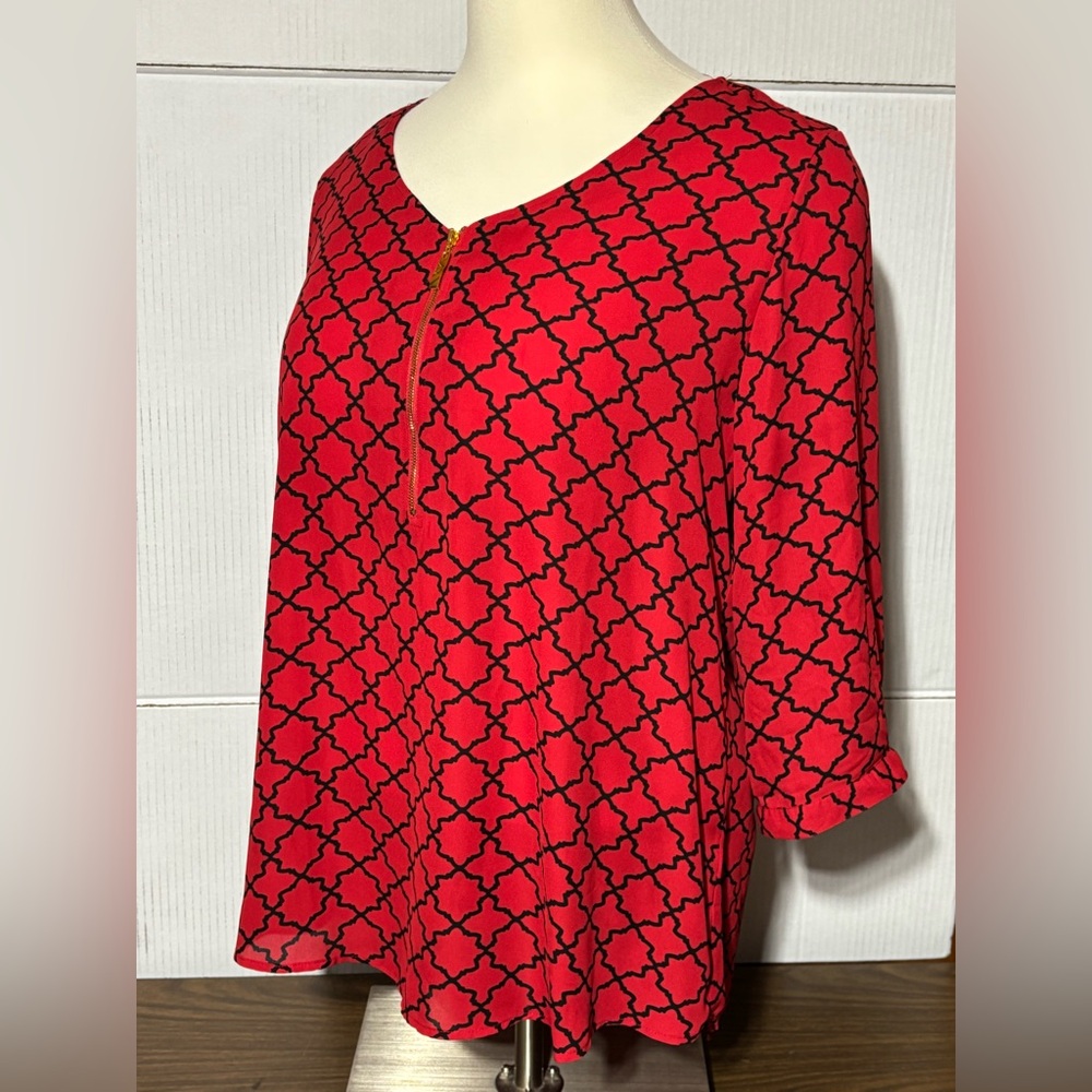 Dress Barn Established 1952 women’s 3XL tunic. 8” Gold zipper on front.